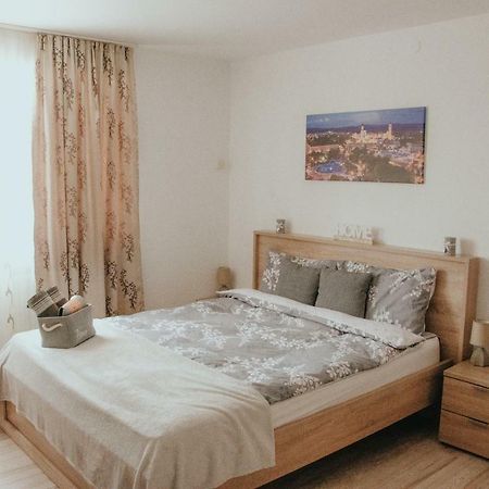 Apartament 1 Decembrie Lägenhet Alba Iulia Exteriör bild