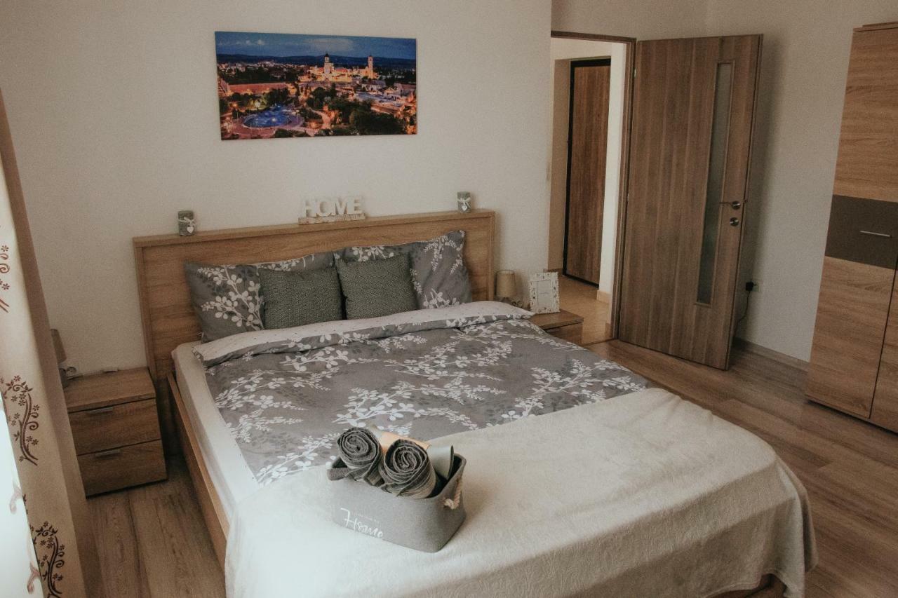 Apartament 1 Decembrie Lägenhet Alba Iulia Exteriör bild